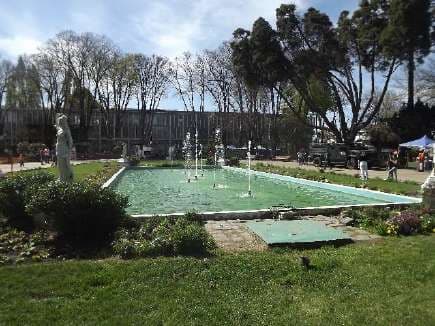 Espejo de Agua y Esculturas Plaza de Angol